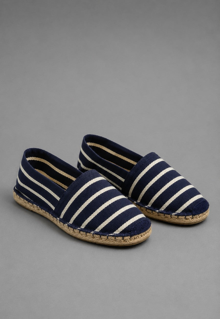 Alpargatas vascas de yute en color negro con rayas