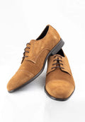Zapatos con cordones de ante en color camel