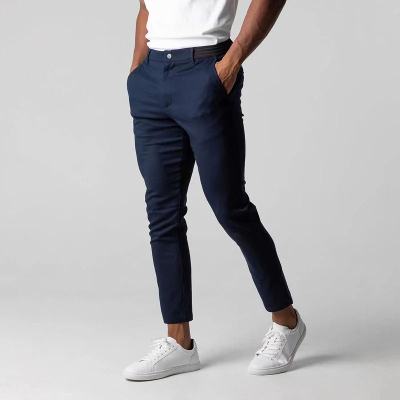 Pantalones ajustados para hombre